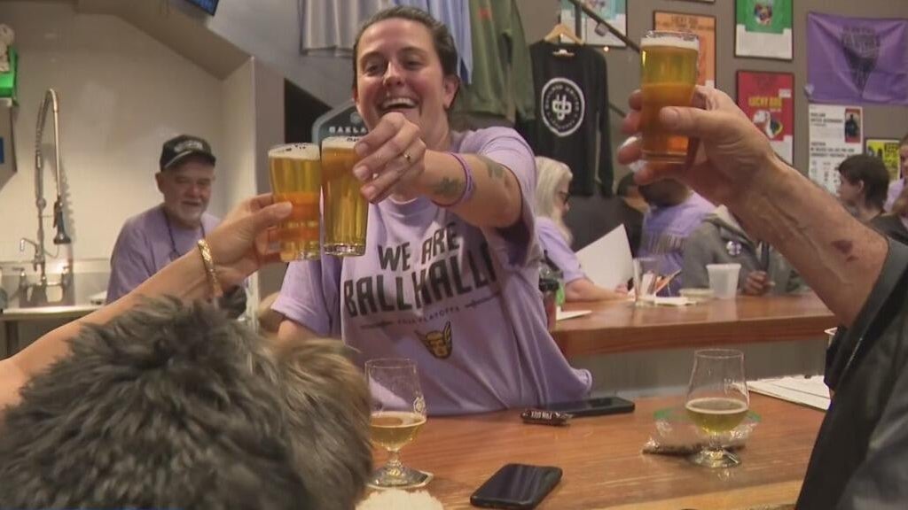 Valkyries fans pack Oakland bar to cheer on team as playoff series shifts to Atlanta — CBS Bay Area (KPIX), Pearland Dining news