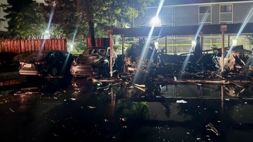 Overnight fire at San Jose housing complex damages more than 20 vehicles, carport — CBS Bay Area (KPIX), Pearland Community news