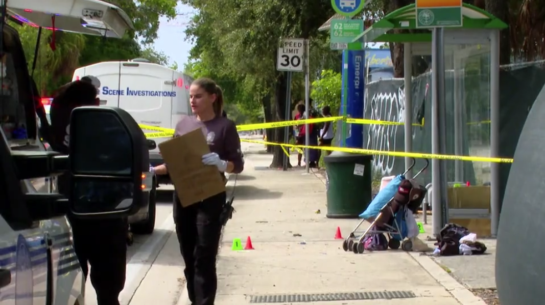 Attacker, victim injured in stabbing at Miami bus stop — WSVN 7 Miami-Dade, Pearland Community news